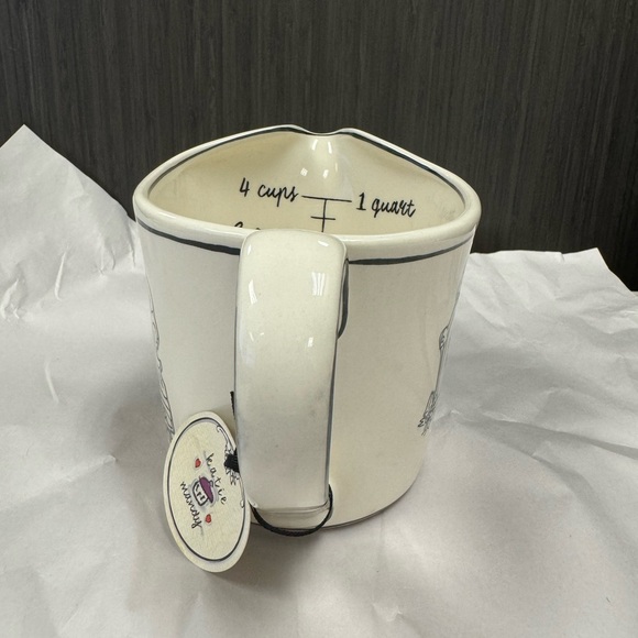 Katie Mandy Measuring Cup - Picture 6 of 11